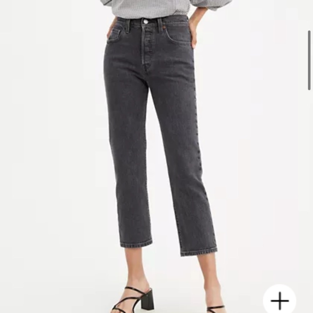 501 Washed Black Levi’s Cropped
